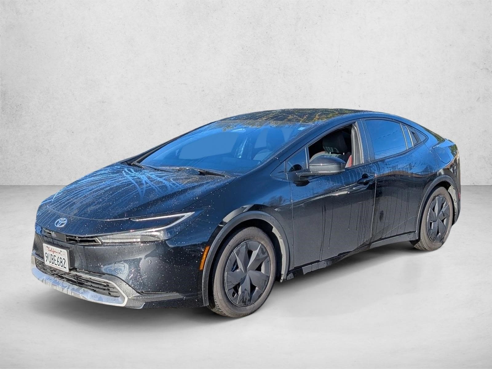 2025 Toyota Prius SE's photo
