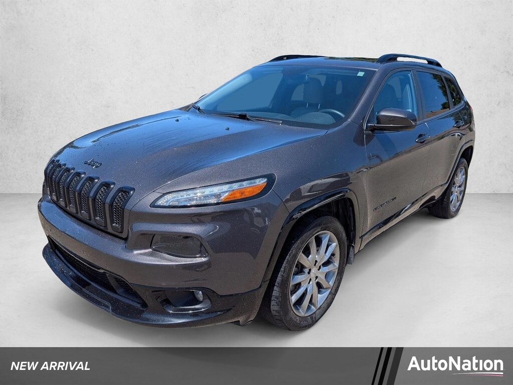 Used 2018 Jeep Cherokee Latitude FWD SUV