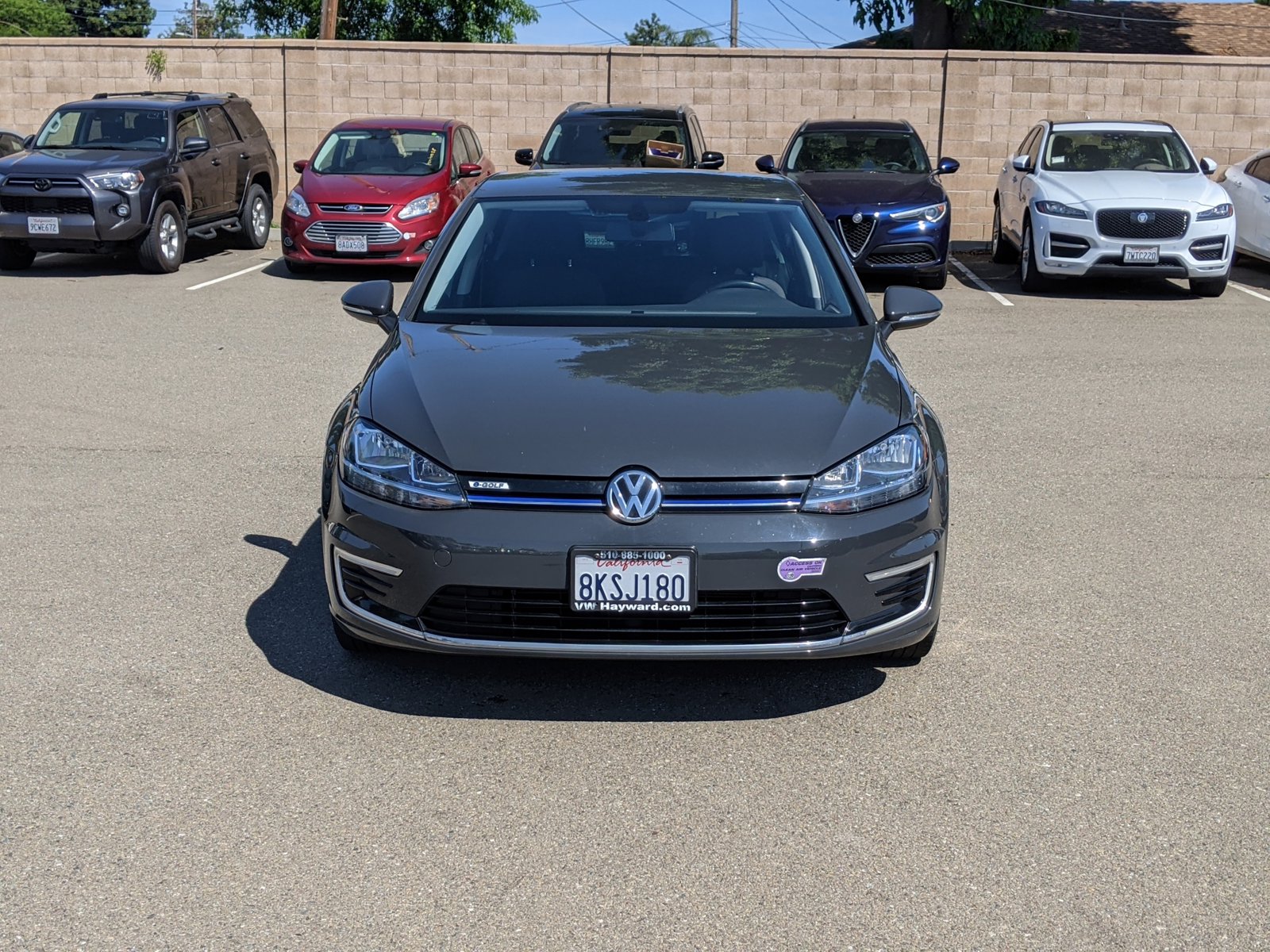 Used 2019 Volkswagen e-Golf e-Golf SE with VIN WVWKR7AU1KW910670 for sale in Hayward, CA