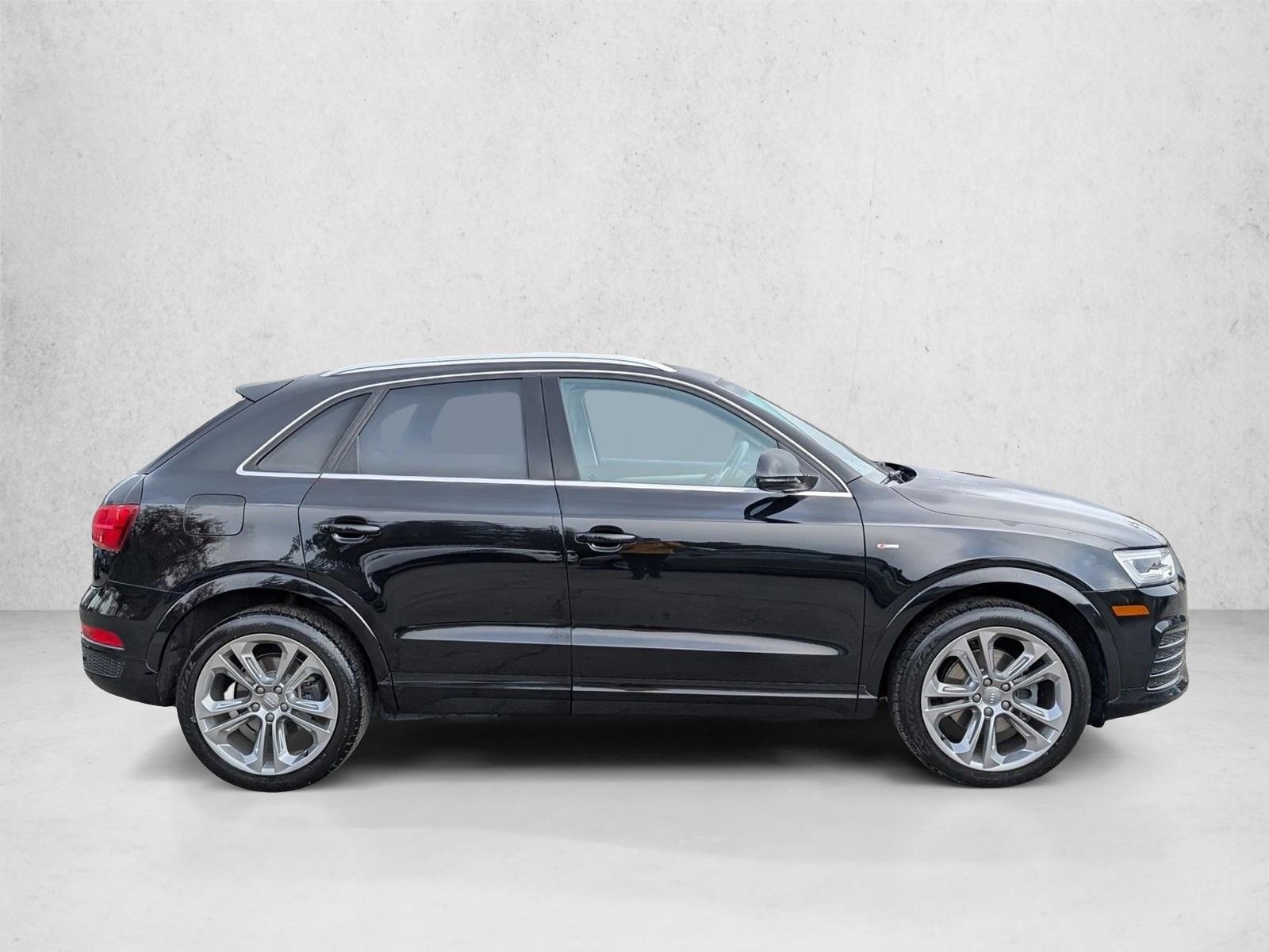 2016 Audi Q3 Prestige photo 4