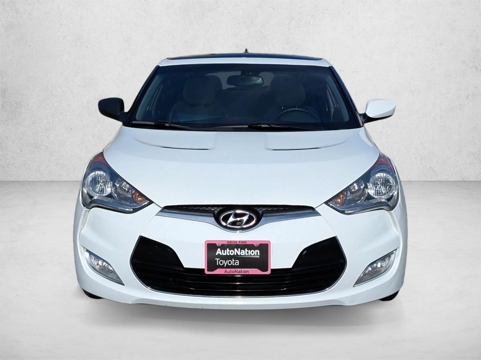 2013 Hyundai Veloster Base photo 2