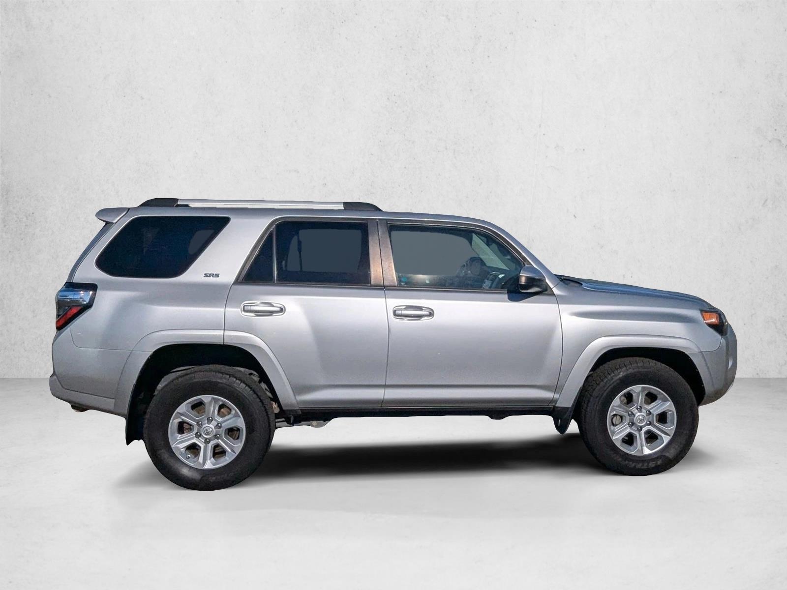 2022 Toyota 4Runner SR5 photo 4