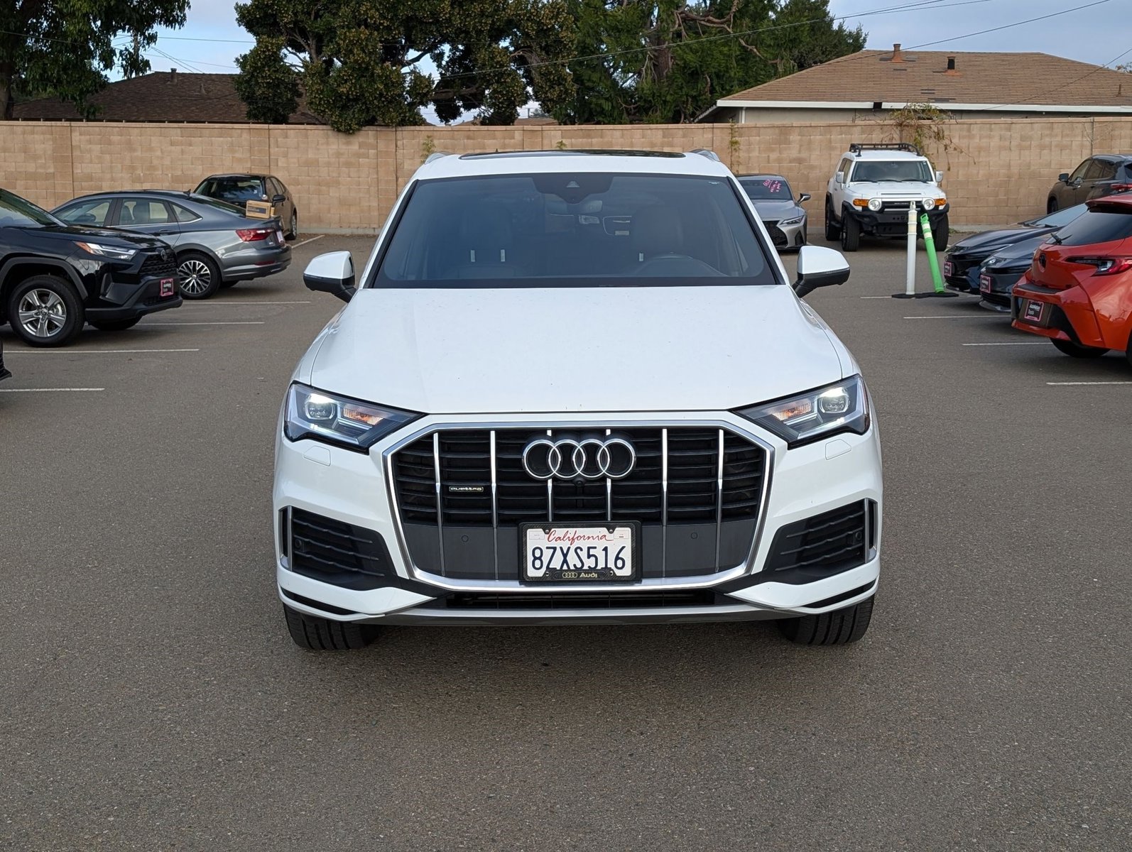 2022 Audi Q7 45 Premium photo 2