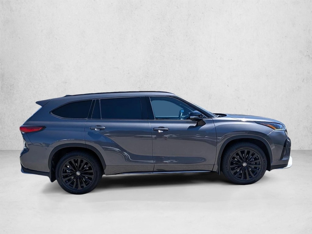Used 2023 Toyota Highlander XSE SUV