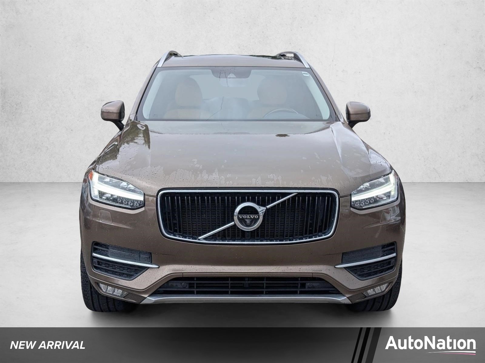 2016 Volvo XC90 T6 AWD Momentum's photo