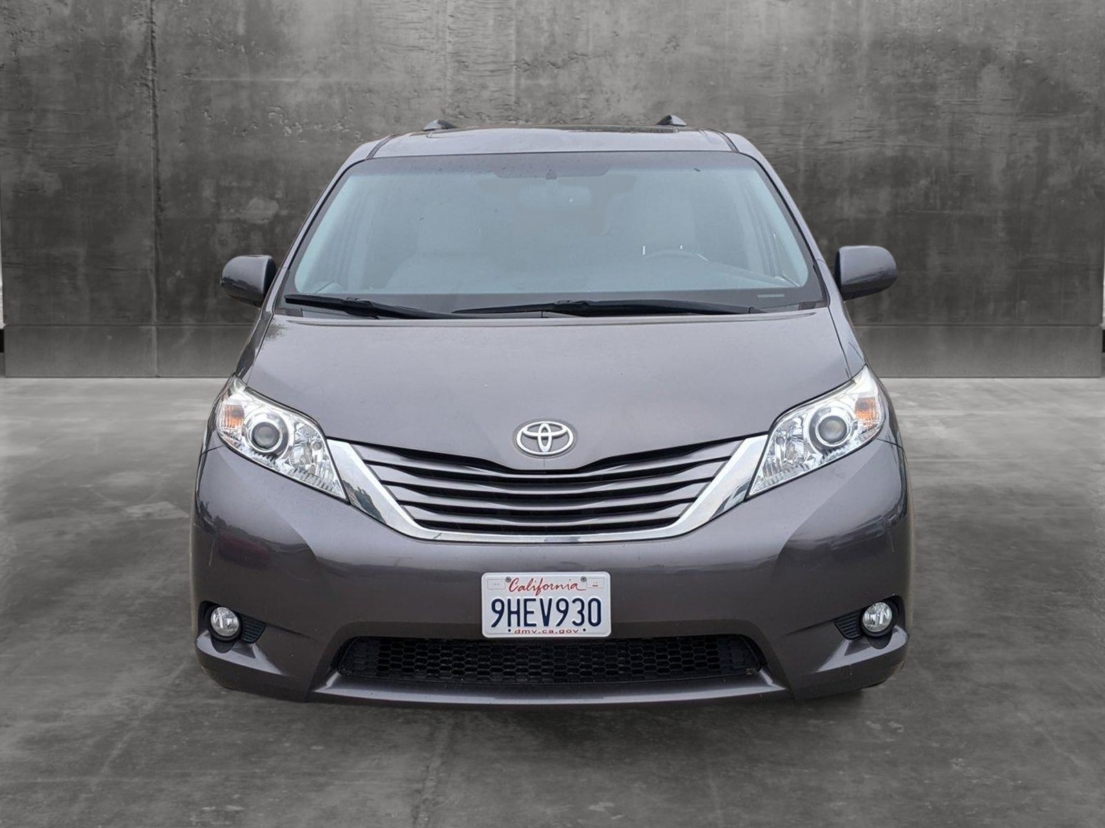 Used 2017 Toyota Sienna XLE Premium with VIN 5TDYZ3DC1HS886742 for sale in Hayward, CA