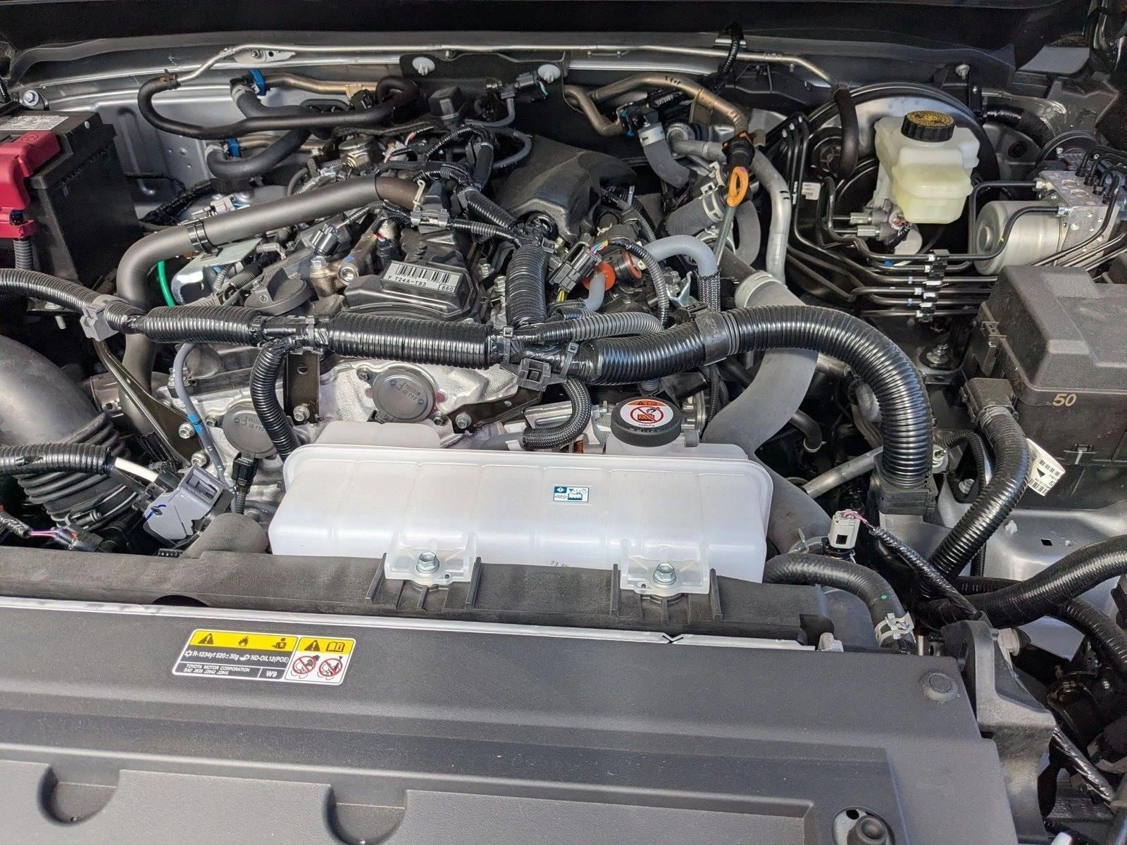 2025 Toyota Tacoma SR5 - Photo 17