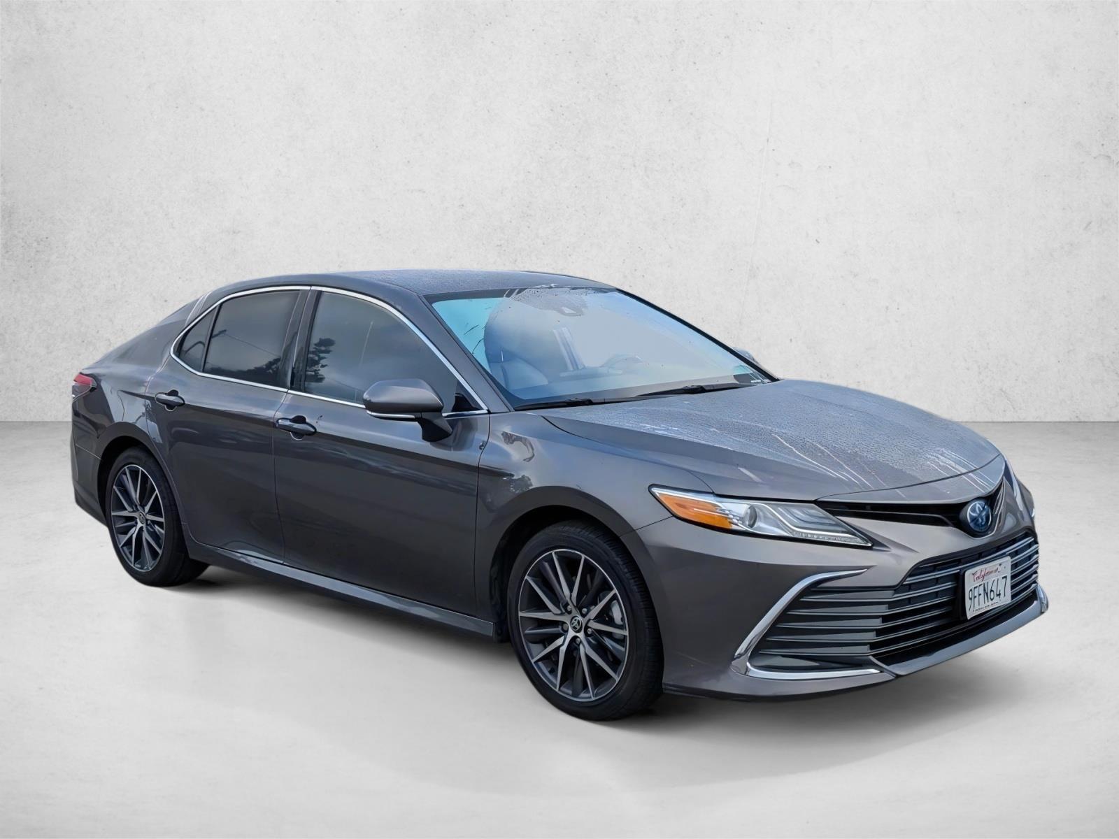 2023 Toyota Camry XLE photo 3