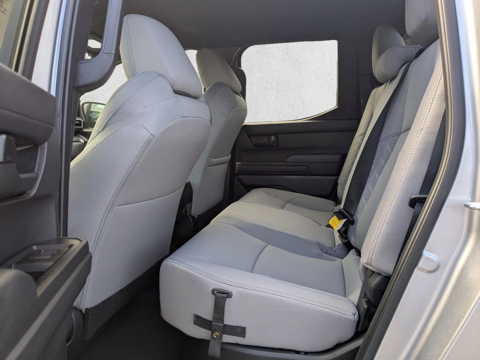 2025 Toyota Tacoma SR5 - Photo 16
