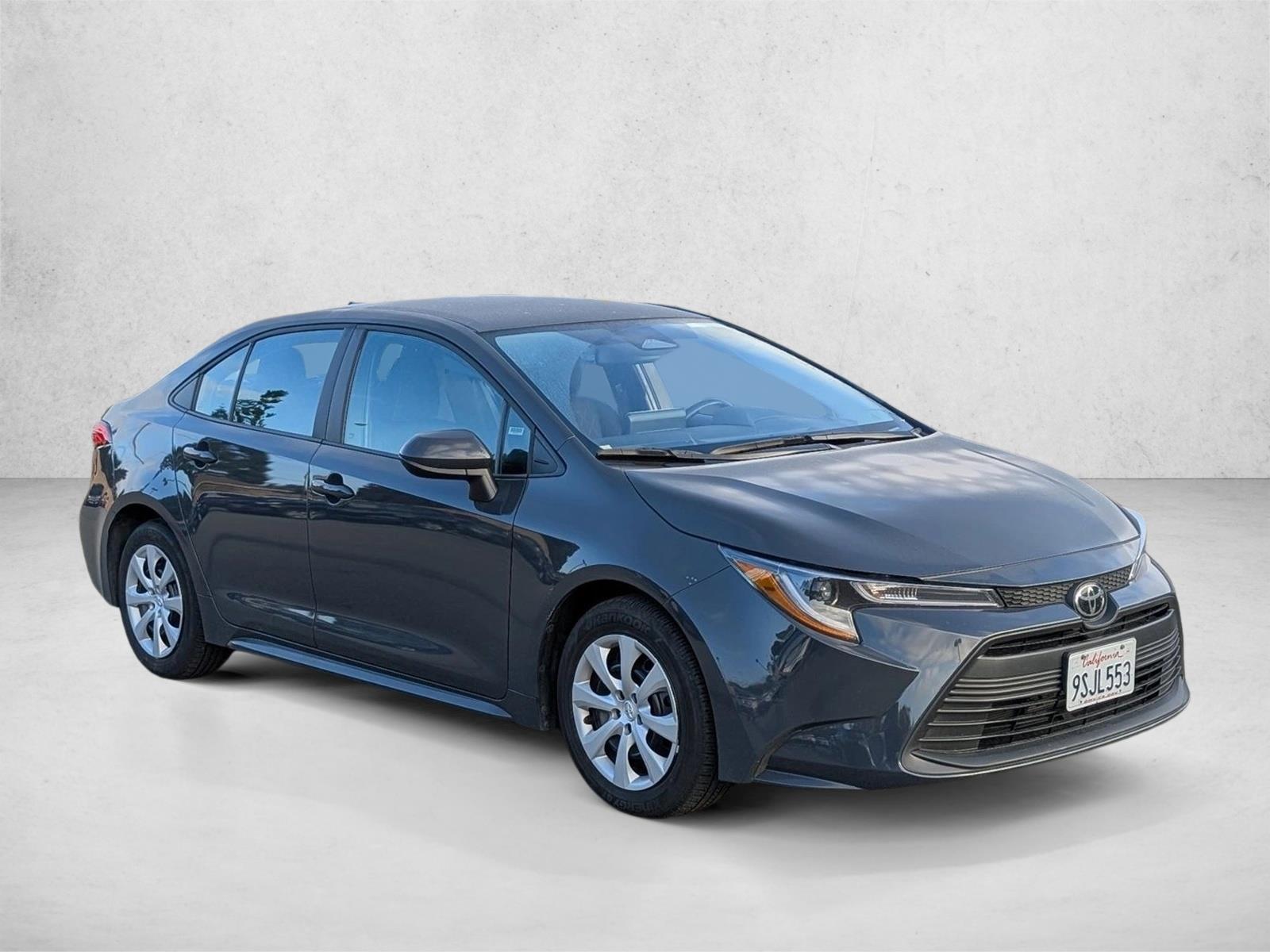 2025 Toyota Corolla LE photo 3