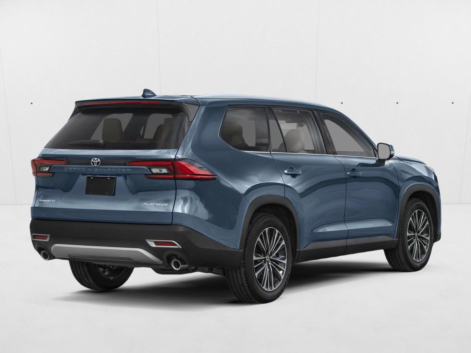 2026 Toyota Highlander Platinum Hybrid photo 2