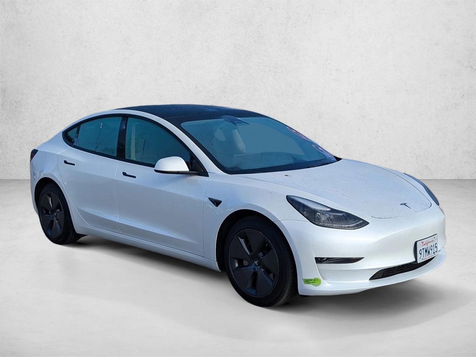 2023 Tesla Model 3 photo 3