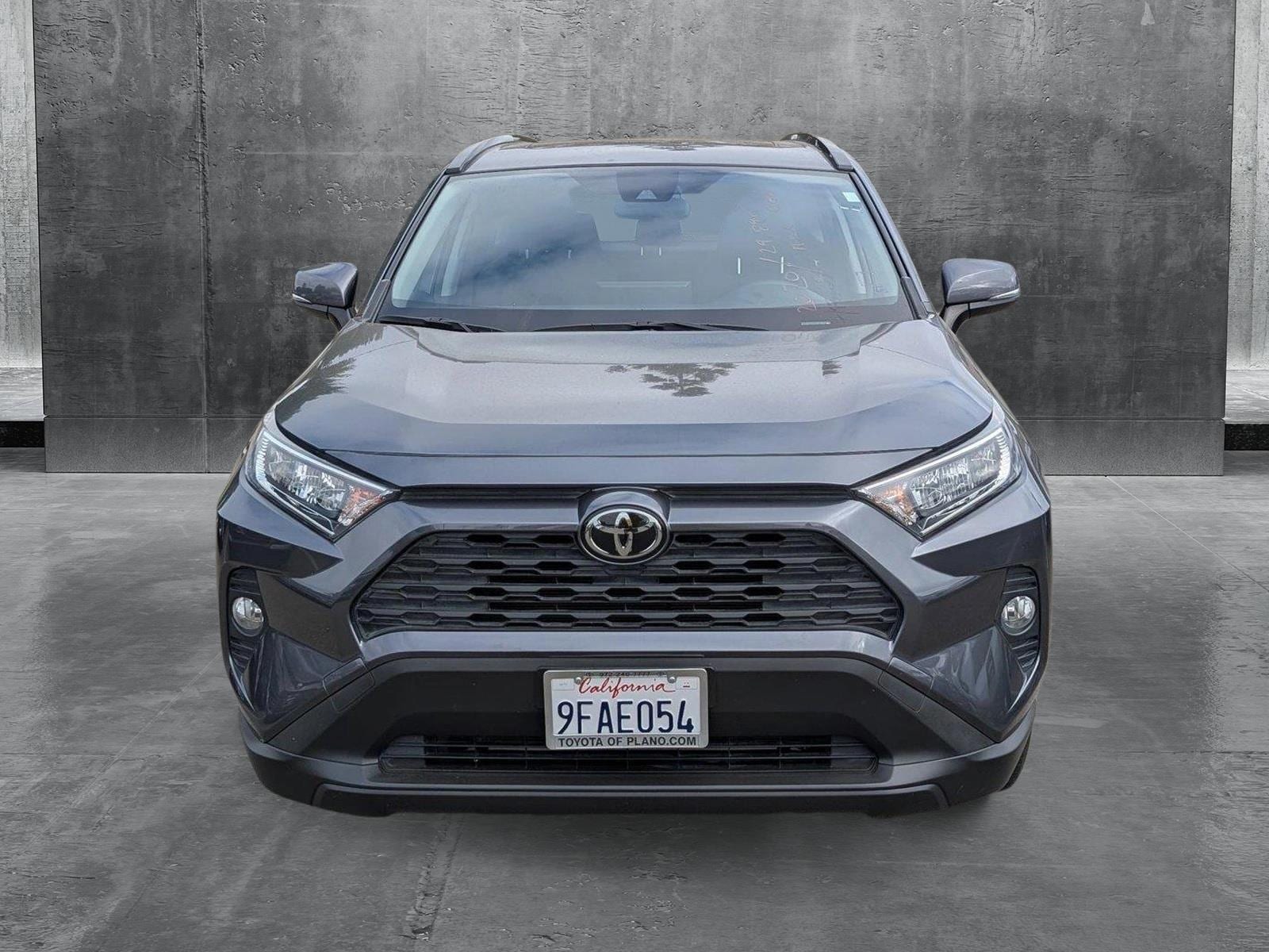 Used 2020 Toyota RAV4 XLE with VIN JTMW1RFV4LD519404 for sale in Northfield, Minnesota