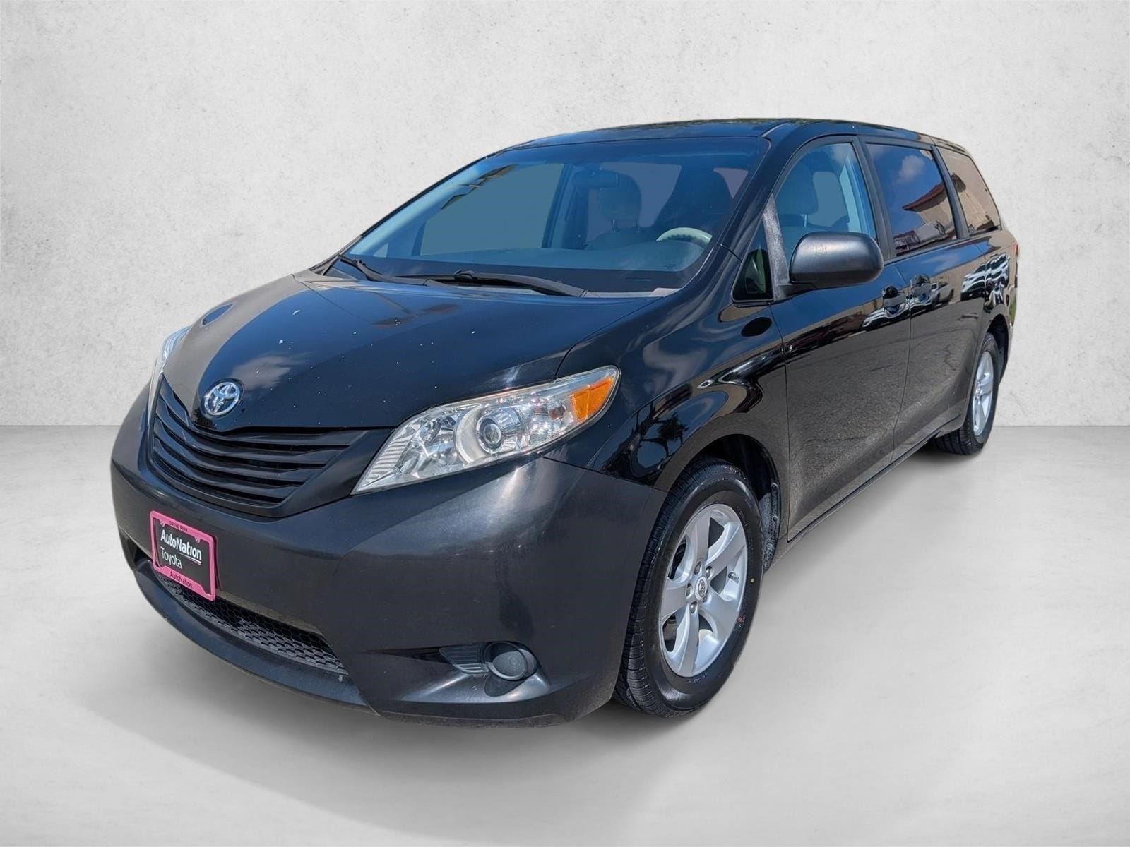 2012 Toyota Sienna Base L4 7-Passenger's photo