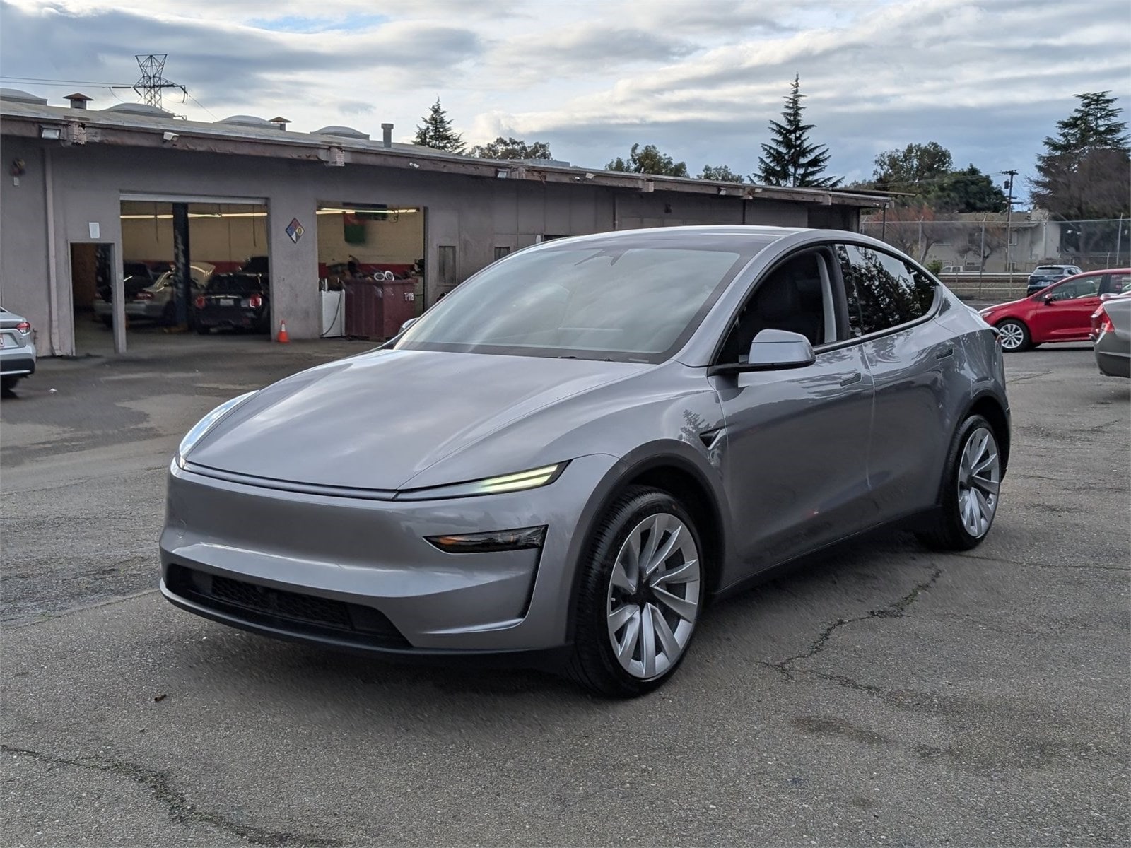 2026 Tesla New Model Y Premium's photo
