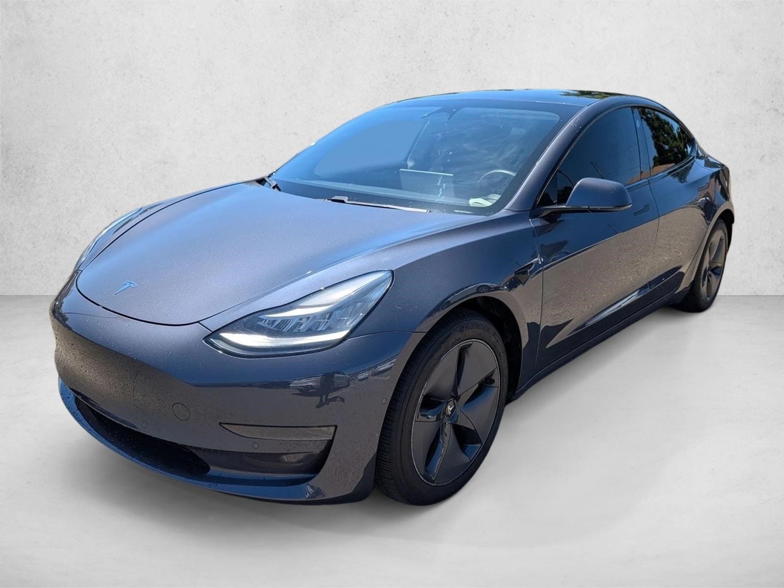 2020 Tesla Model 3 Standard Range Plus's photo