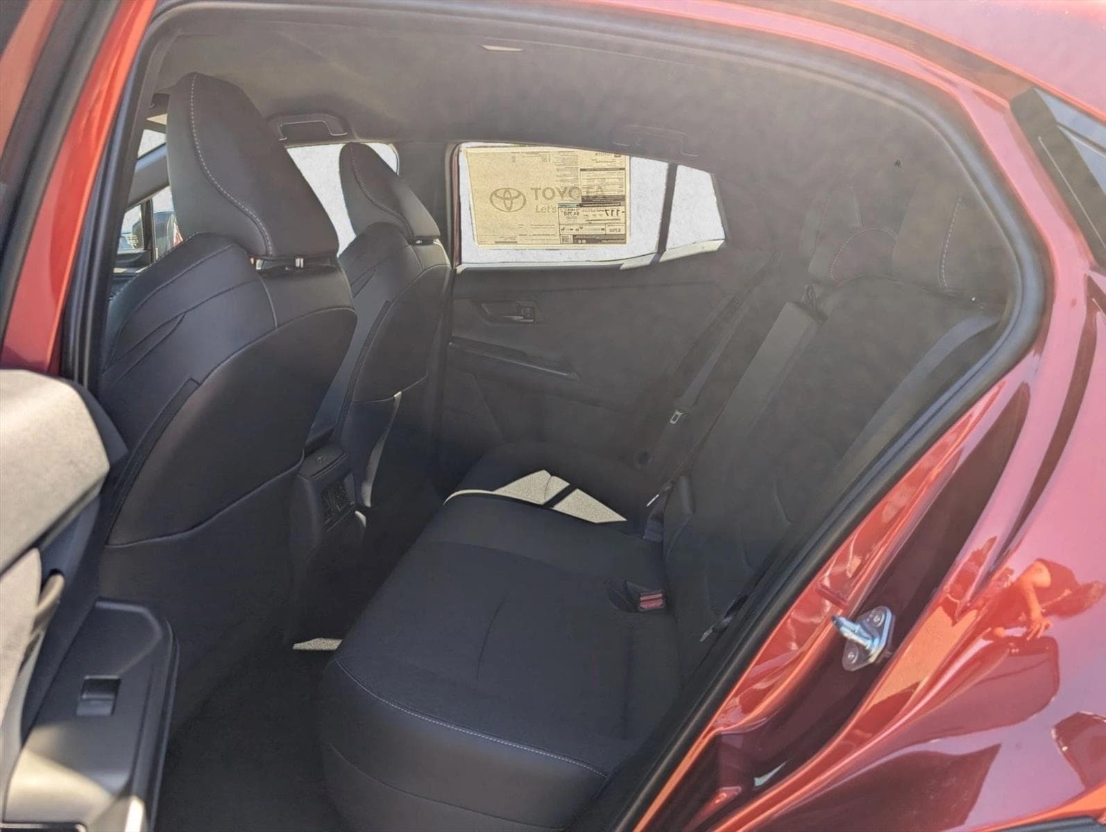 2026 Toyota C-HR SE - Photo 14