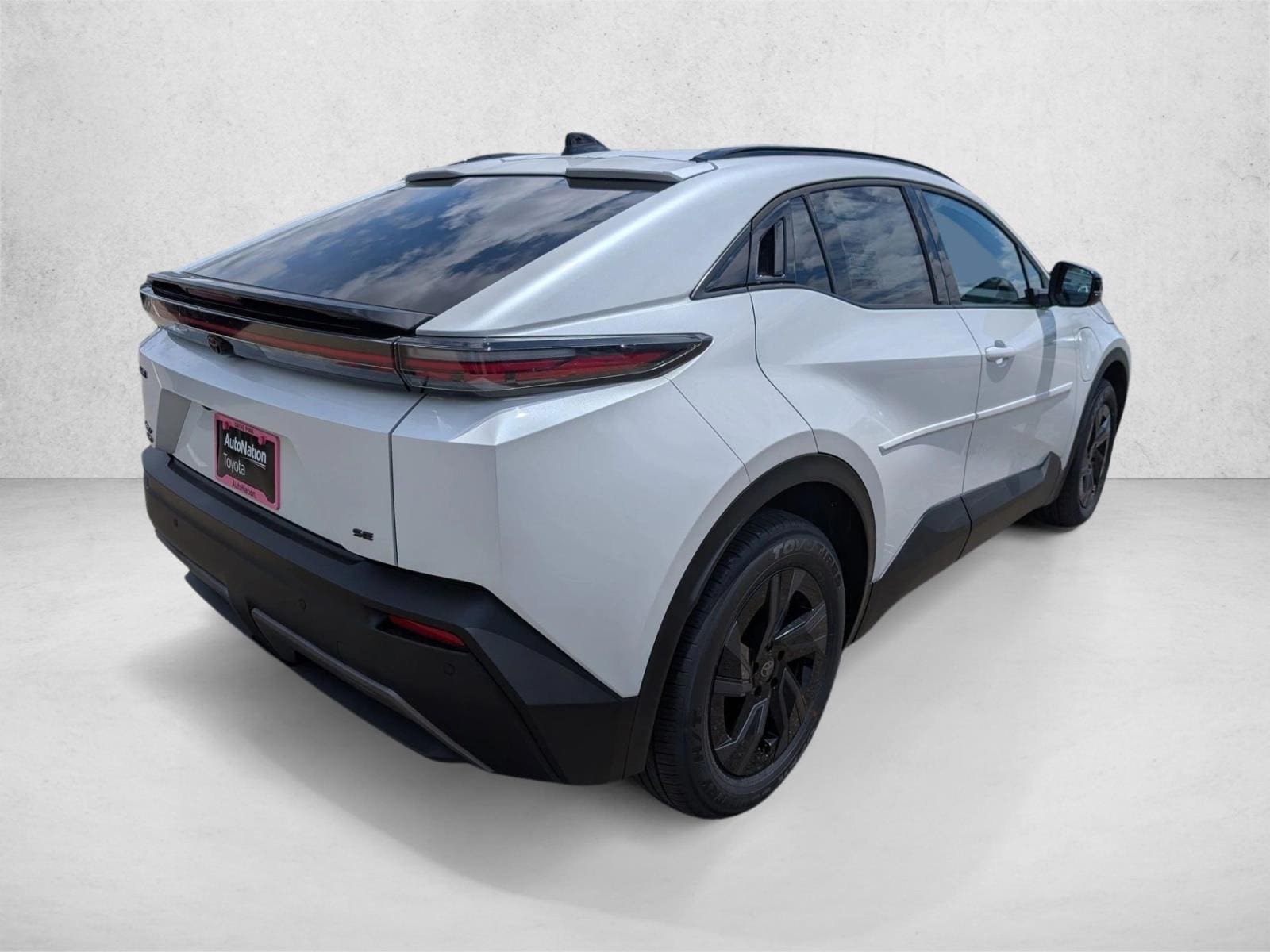 2026 Toyota C-HR SE - Photo 2