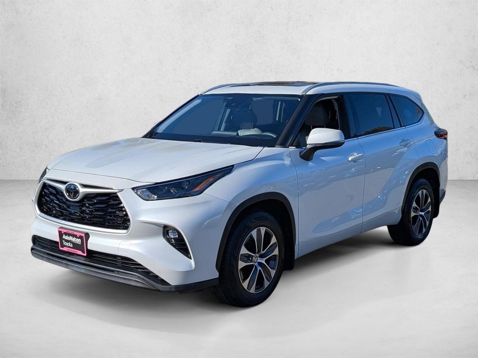 2022 Toyota Highlander XLE's photo
