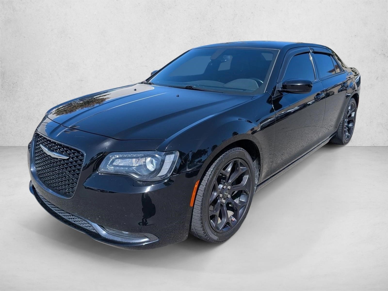2019 Chrysler 300 S's photo