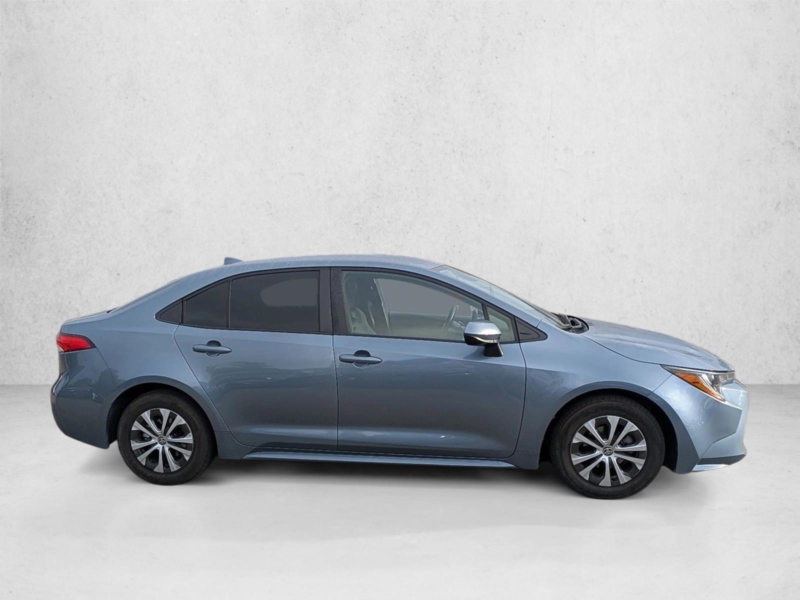2022 Toyota Corolla Hybrid LE photo 4