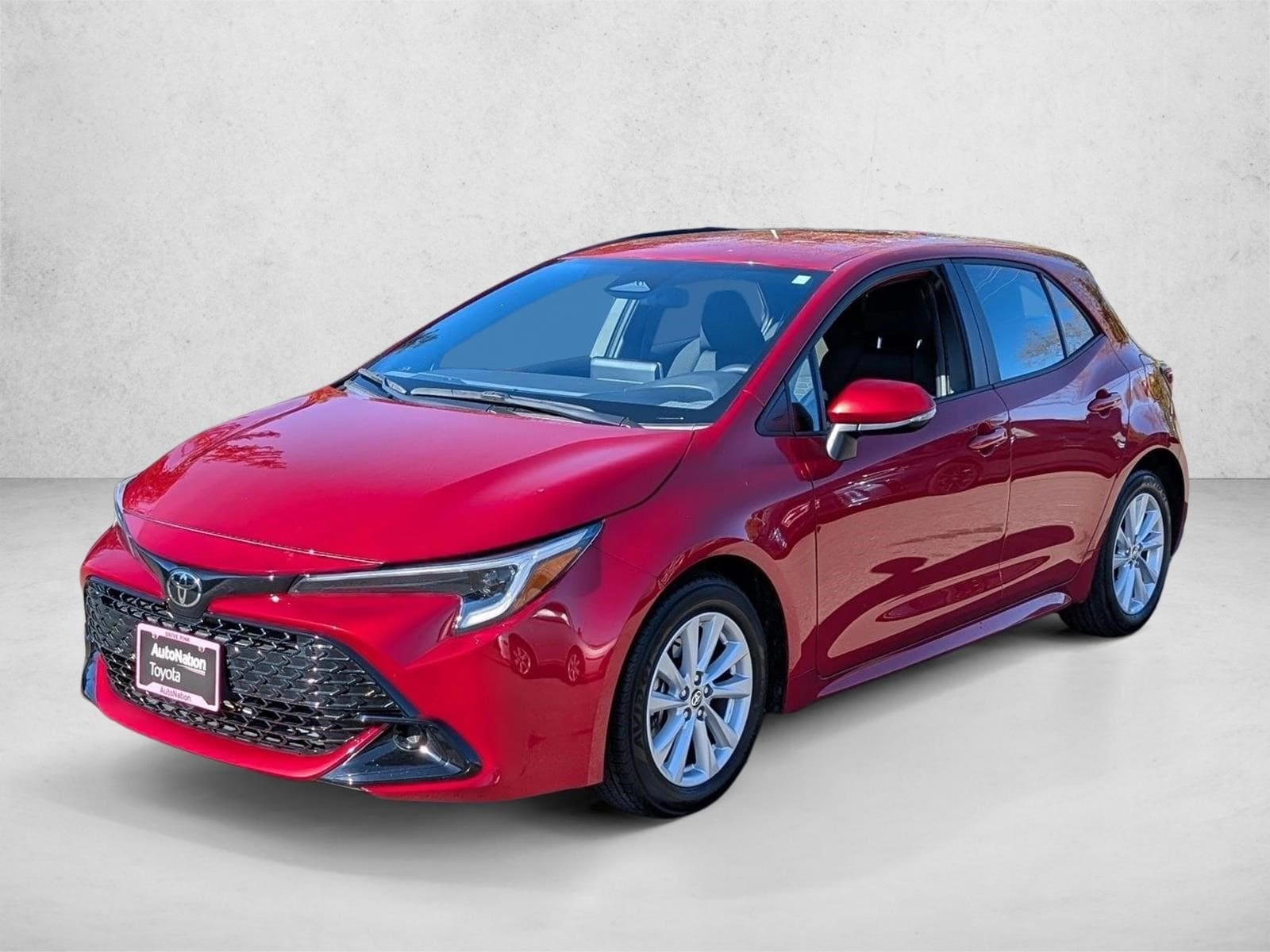 2024 Toyota Corolla Hatchback SE's photo