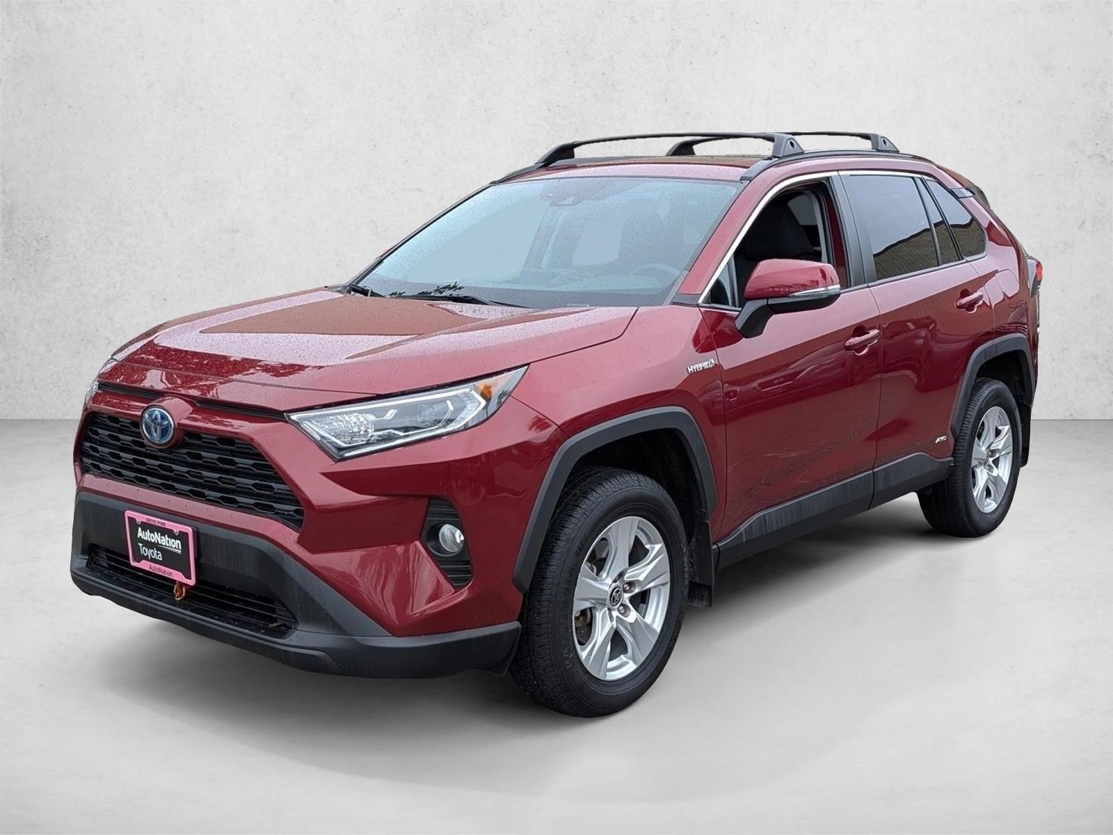 2021 Toyota RAV4 XLE's photo