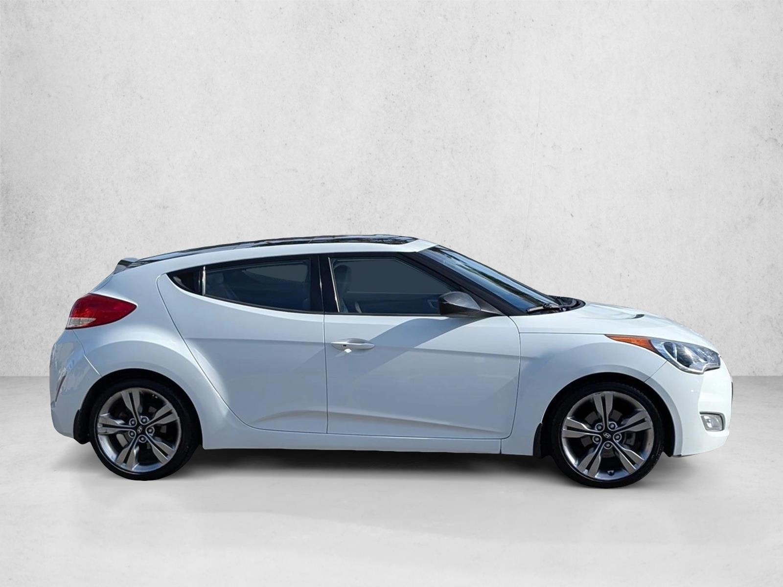 2013 Hyundai Veloster Base photo 4