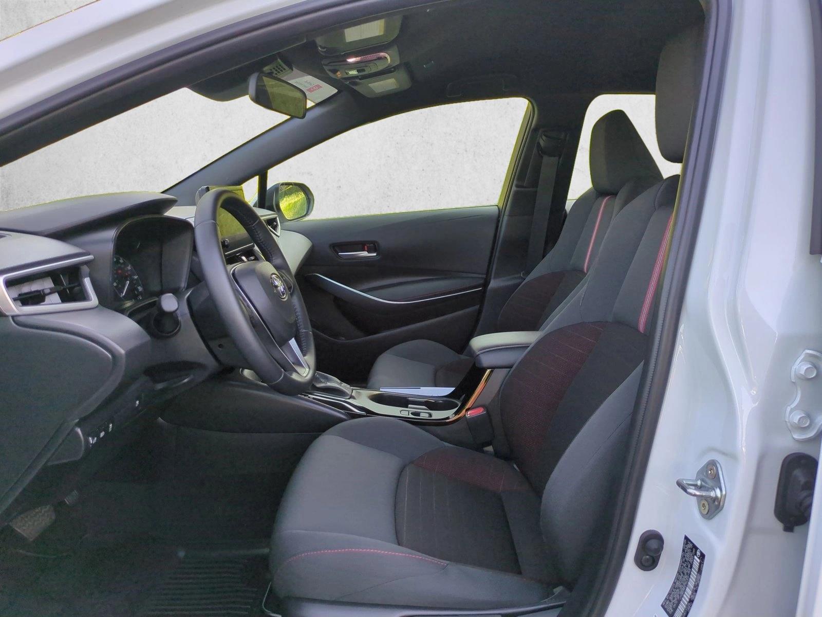 2025 Toyota Corolla SE - Photo 15