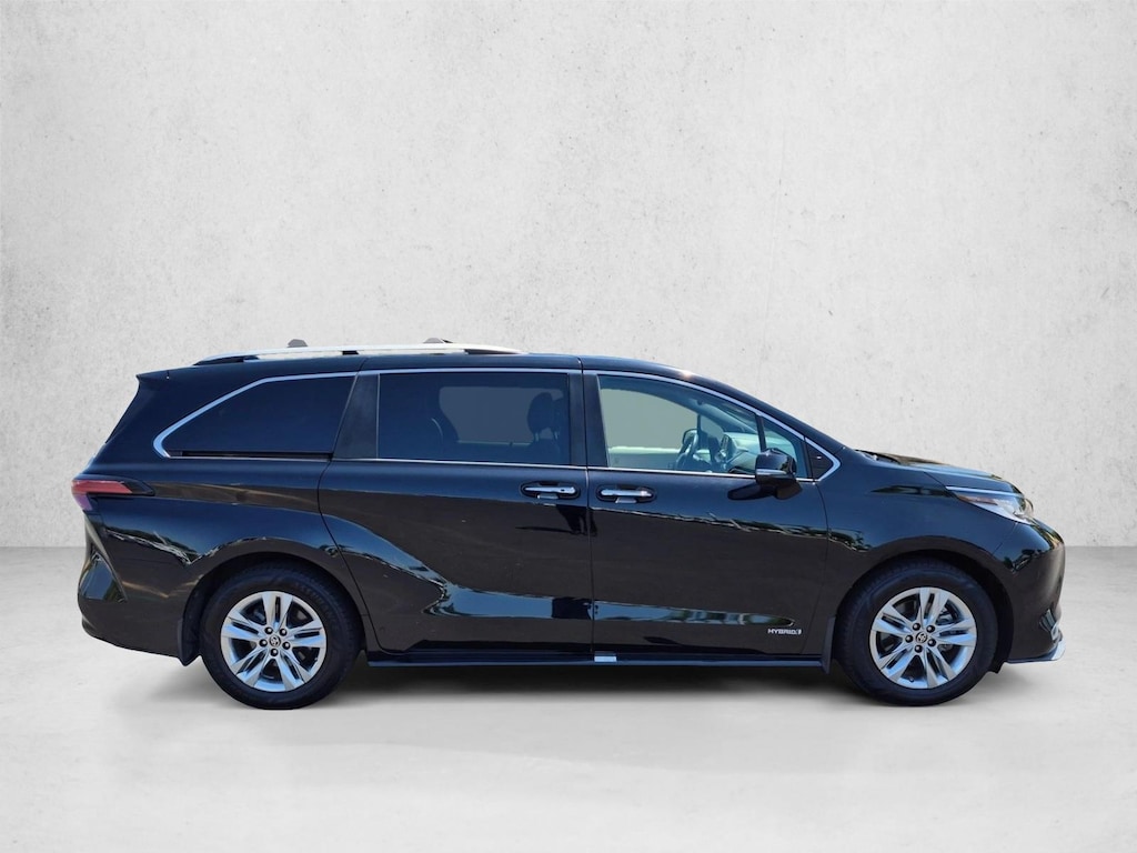 Certified 2021 Toyota Sienna Limited 7 Passenger Van