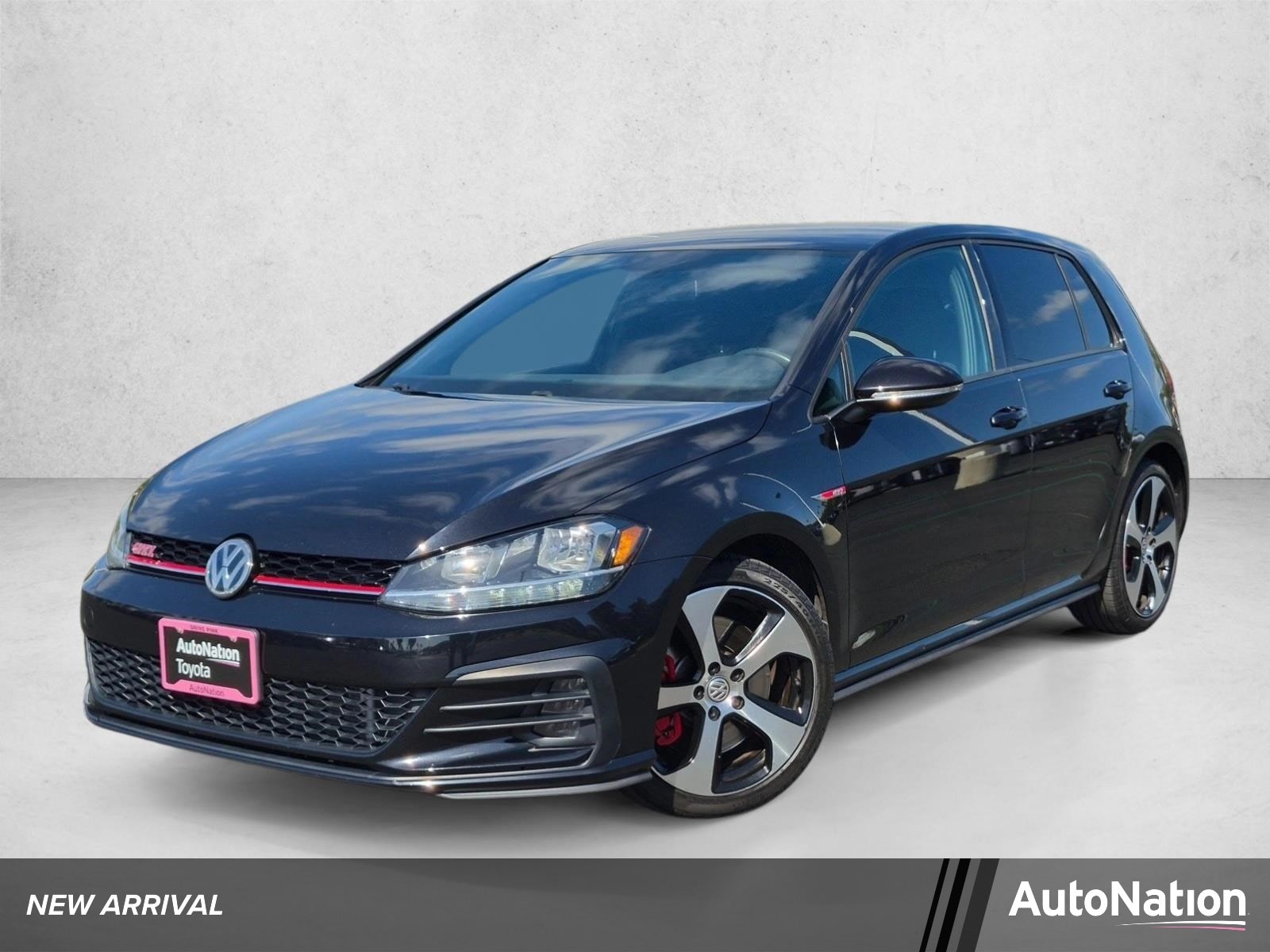 2019 Volkswagen Golf GTI 2.0T S 4-door's photo