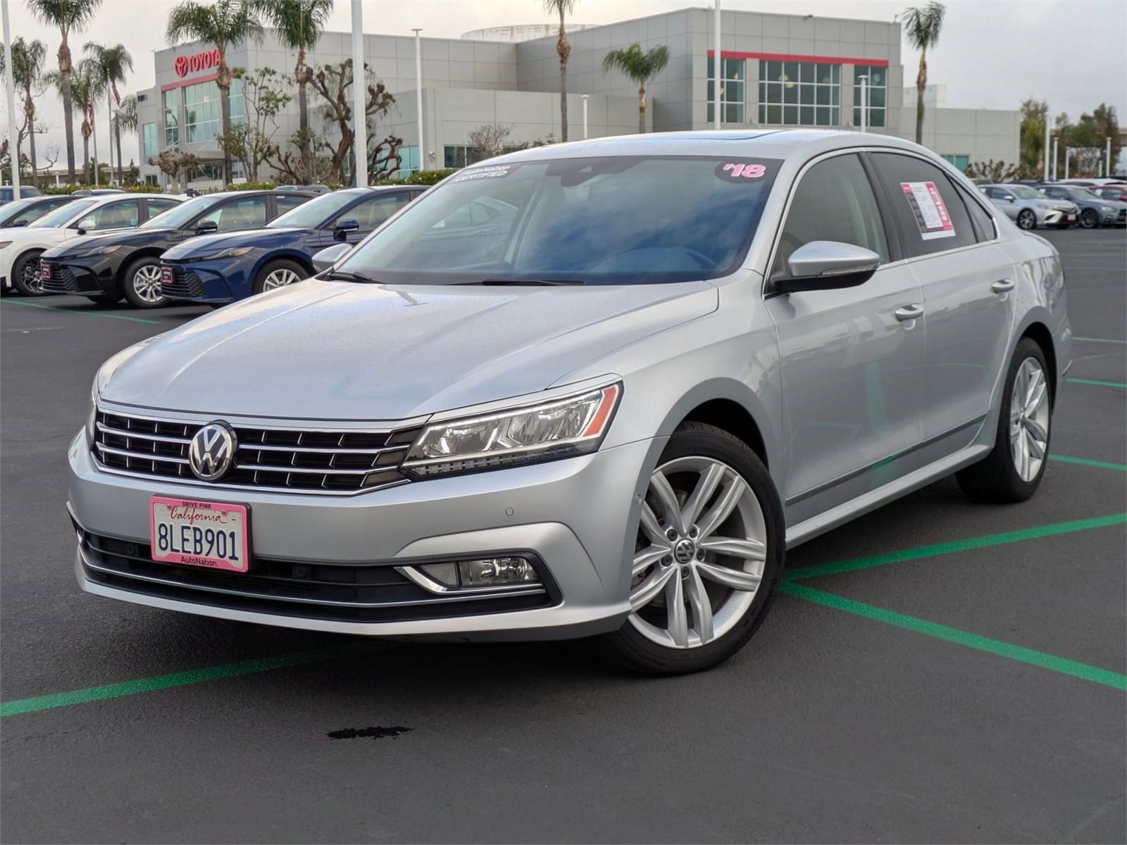 2018 Volkswagen Passat SEL Premium's photo
