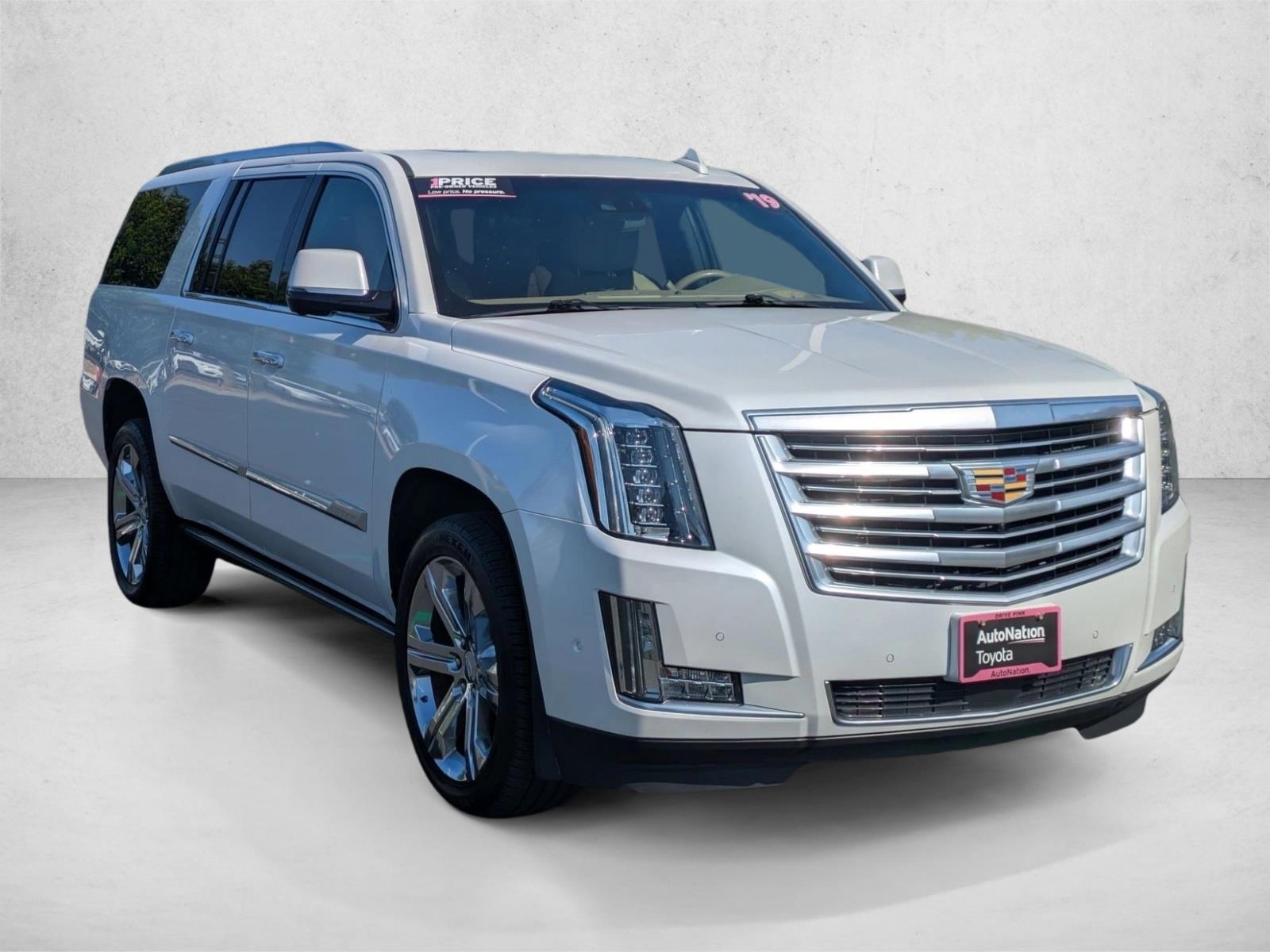 2019 Cadillac Escalade ESV Platinum photo 3