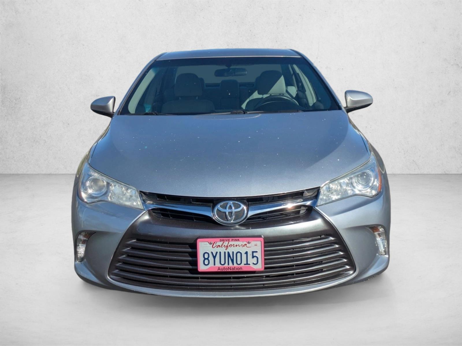 2017 Toyota Camry LE photo 2