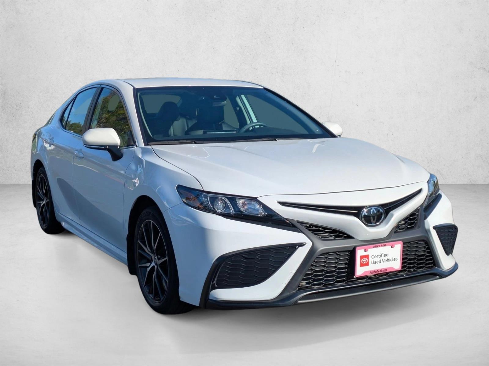 2024 Toyota Camry SE photo 3