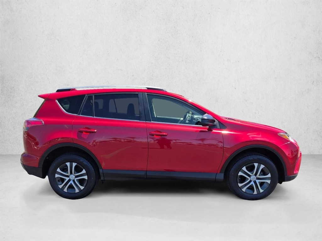 Used 2017 Toyota RAV4 LE SUV