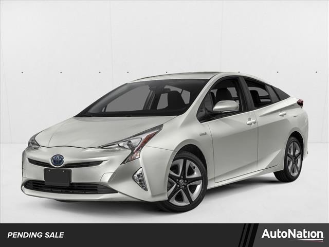 2017 Toyota Prius Three's photo