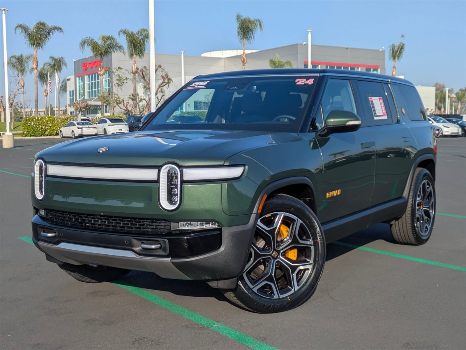 2024 Rivian R1S Adventure's photo
