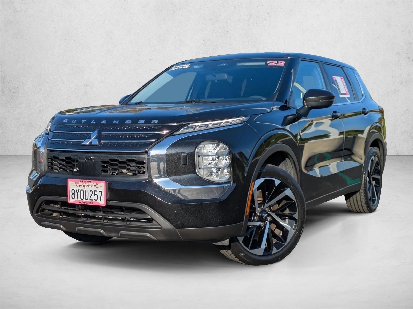 2022 Mitsubishi Outlander ES's photo