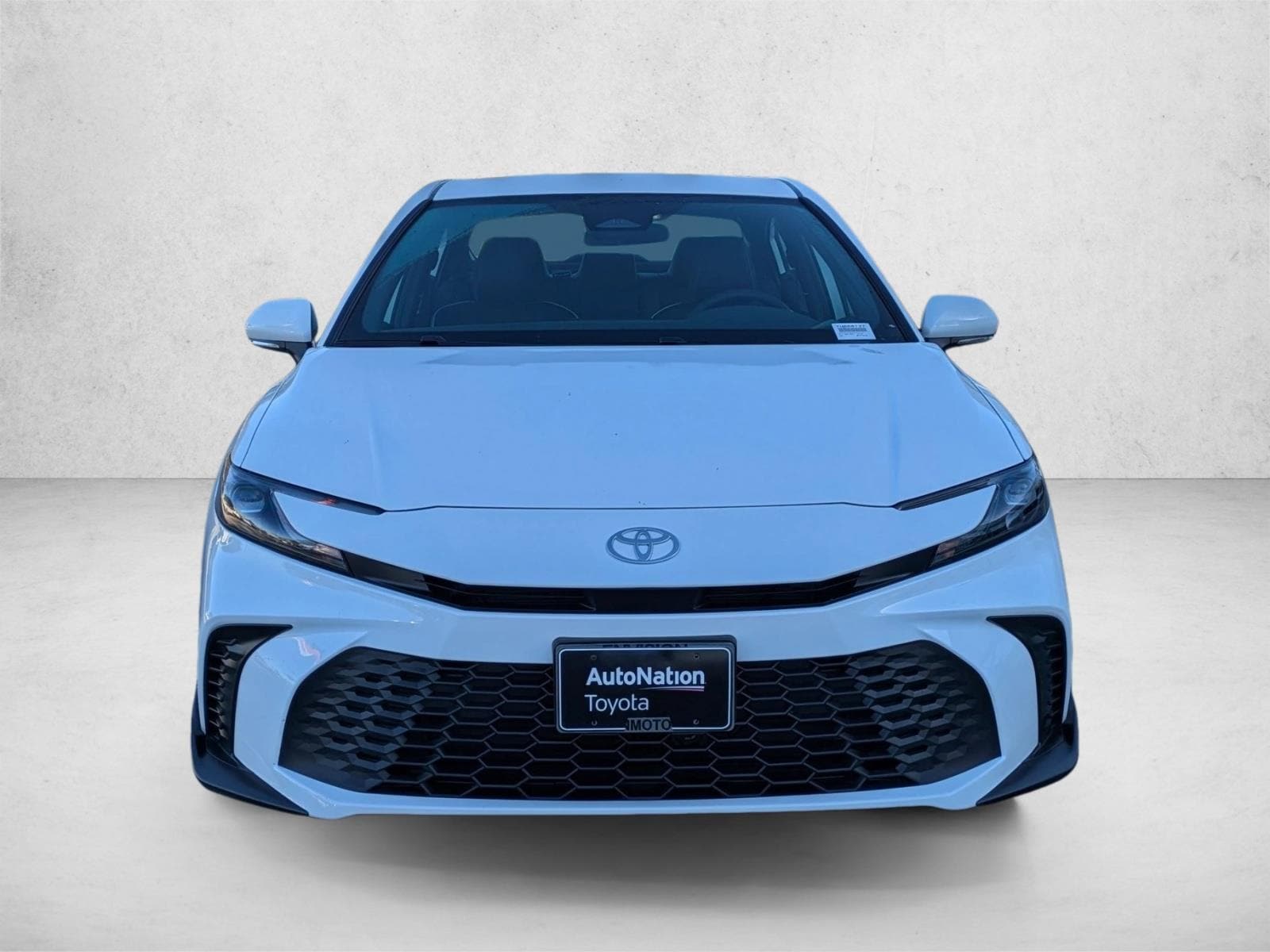 2026 Toyota Camry SE - Photo 6