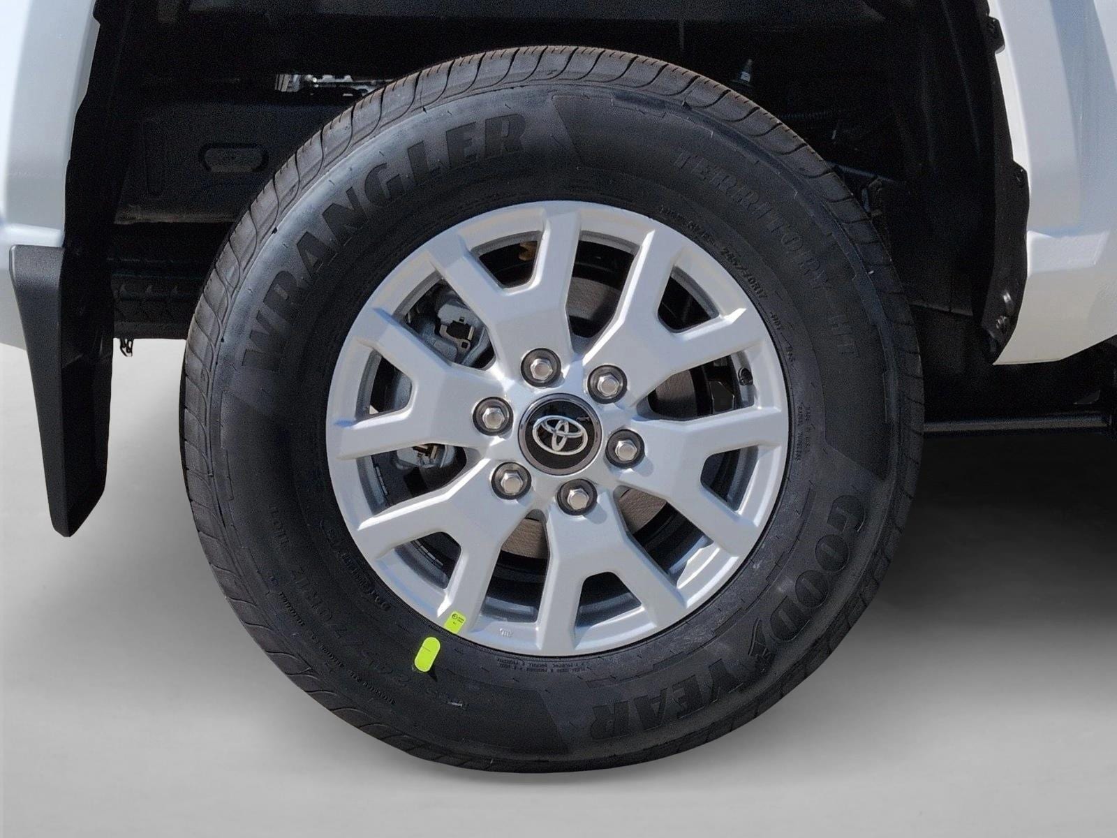 2026 Toyota Tacoma SR5 - Photo 10