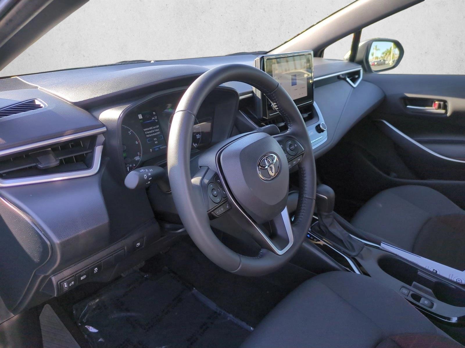 2025 Toyota Corolla SE - Photo 10