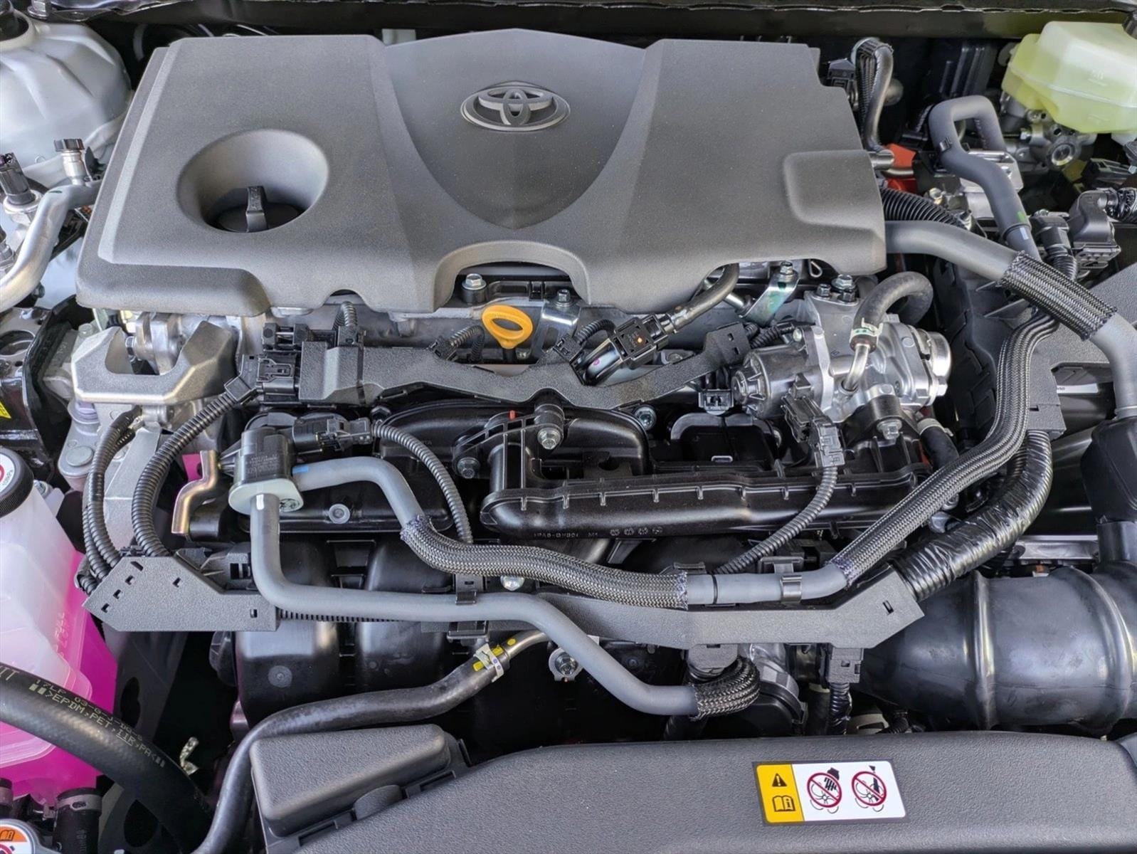 2026 Toyota Camry SE - Photo 16