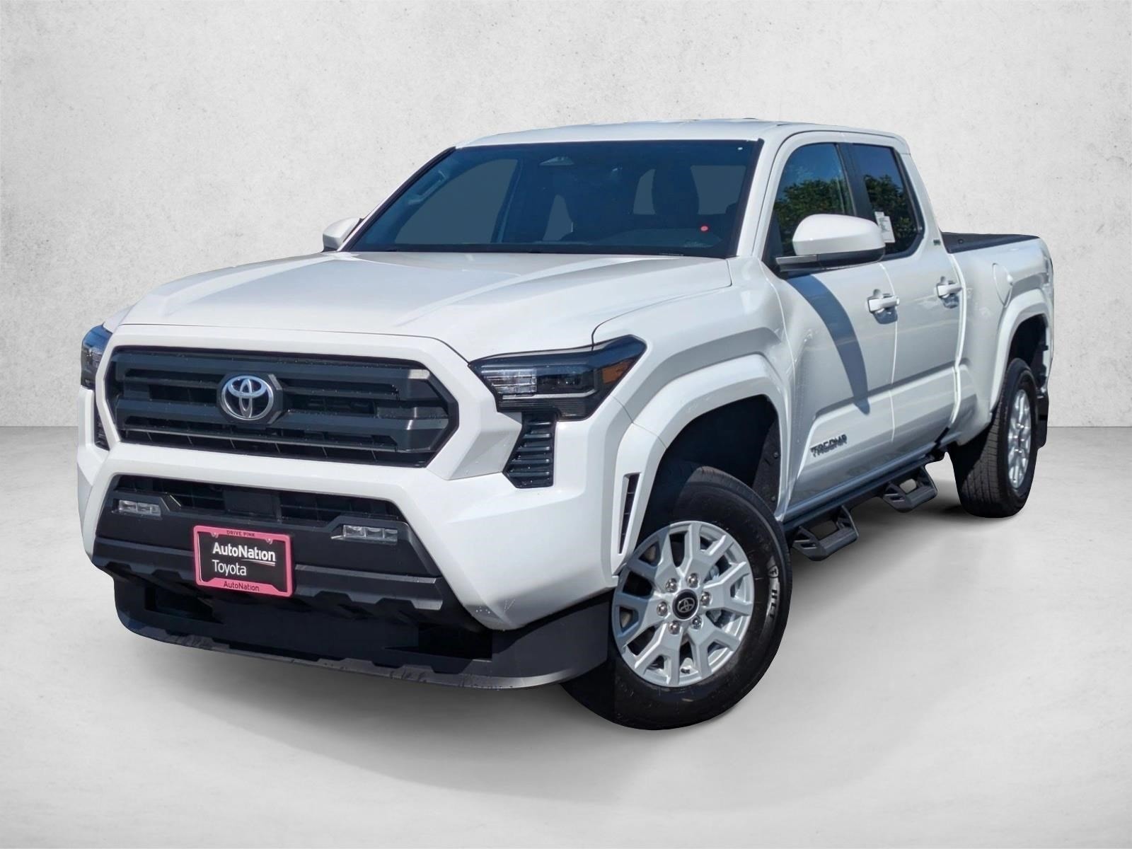 2025 Toyota Tacoma SR5's photo