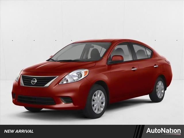 2013 Nissan Versa's photo