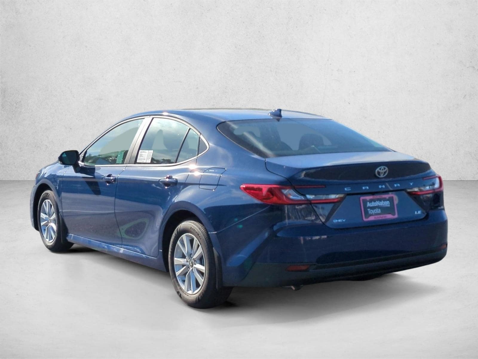 2026 Toyota Camry LE - Photo 9