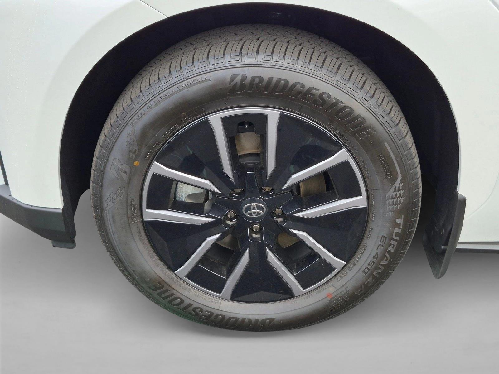 2026 Toyota bZ XLE - Photo 10