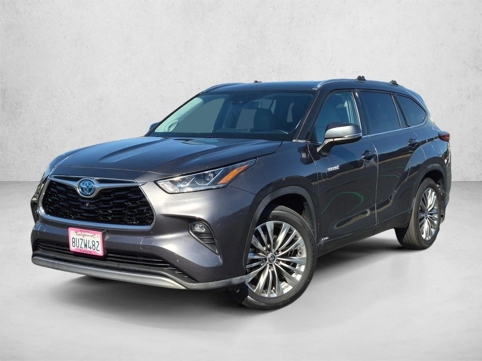 2020 Toyota Highlander Platinum Hybrid 4x4's photo