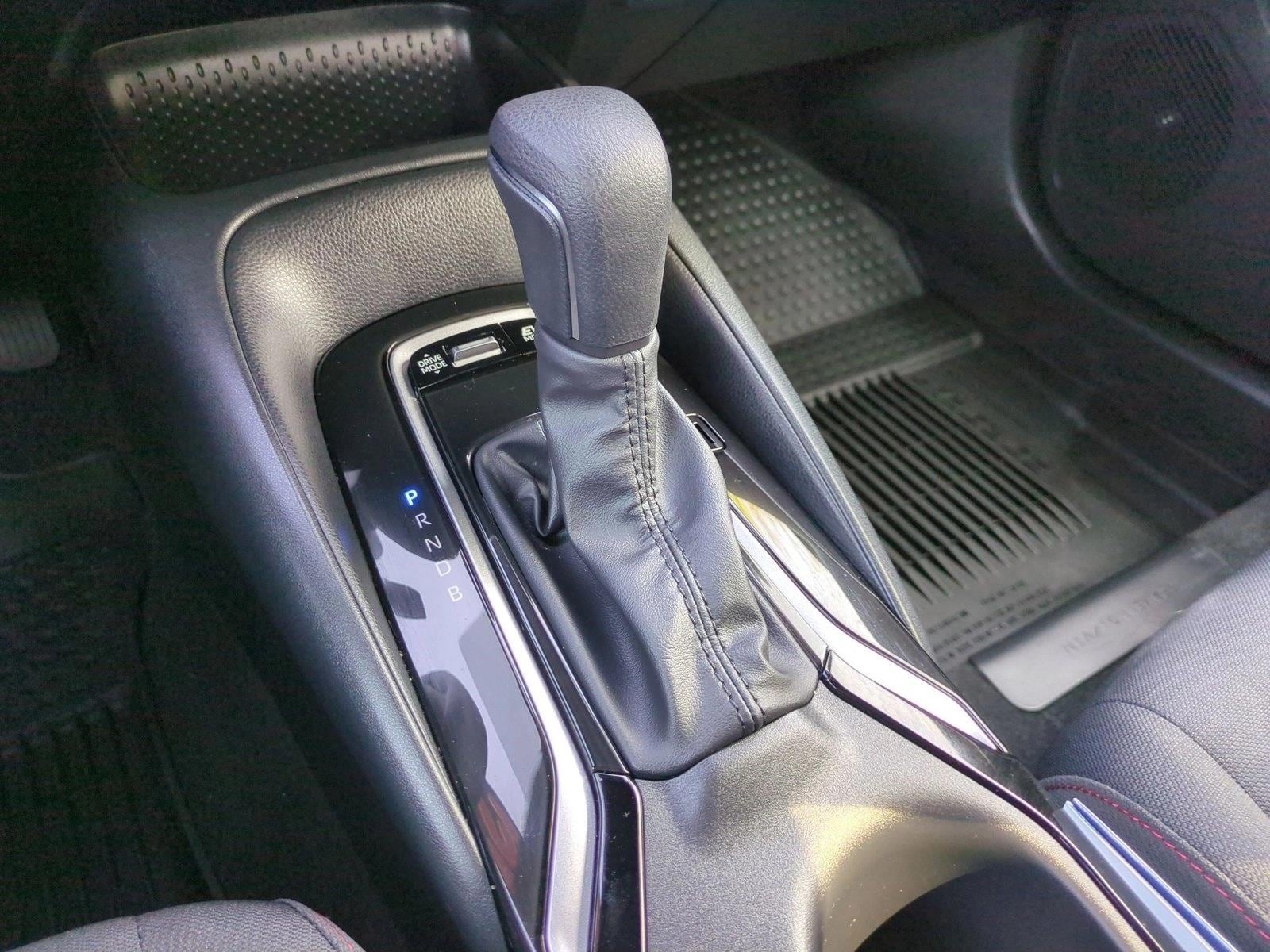 2025 Toyota Corolla SE - Photo 12