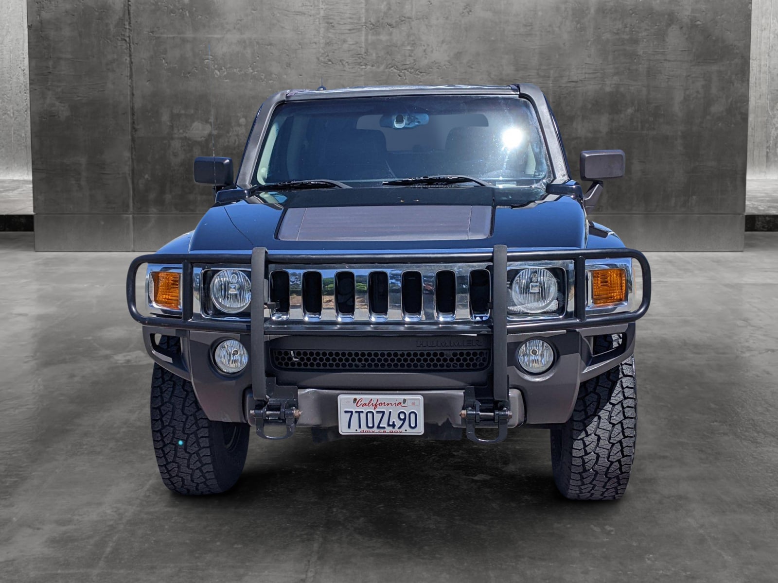 Used 2006 Hummer H3 Base with VIN 5GTDN136568205437 for sale in Irvine, CA